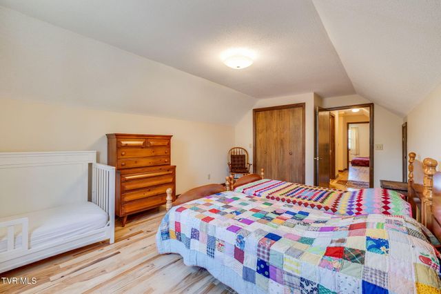 381 Sugarwood Drive, Kingsport, TN 37663