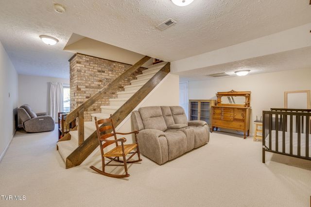 381 Sugarwood Drive, Kingsport, TN 37663