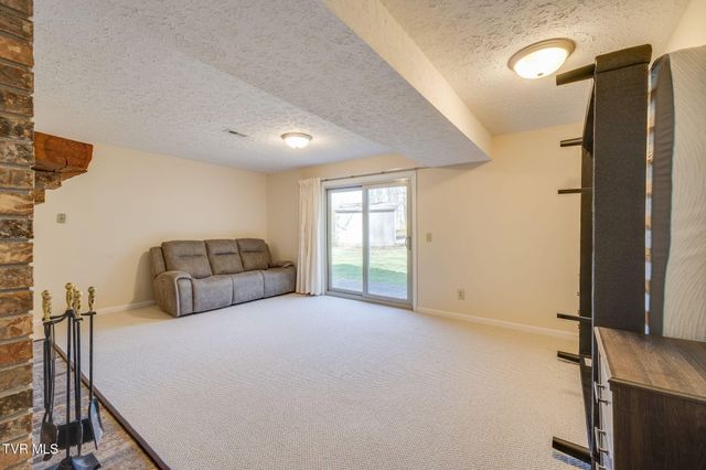 381 Sugarwood Drive, Kingsport, TN 37663