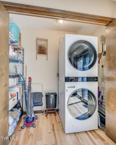 381 Sugarwood Drive, Kingsport, TN 37663