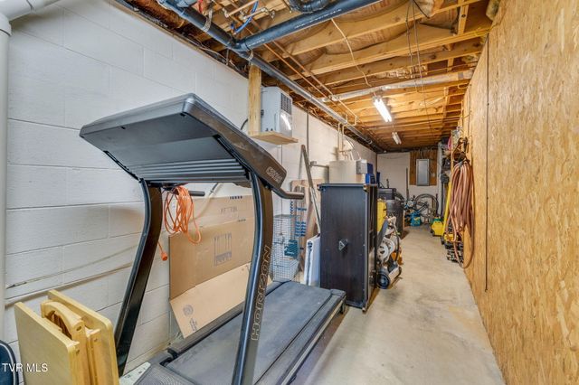 381 Sugarwood Drive, Kingsport, TN 37663