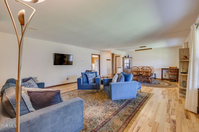 381 Sugarwood Drive, Kingsport, TN 37663