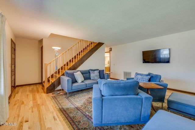 381 Sugarwood Drive, Kingsport, TN 37663