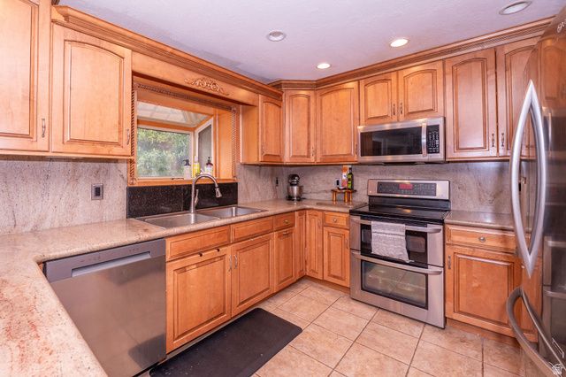 4121 COLLEGE DR, Ogden, UT 84403
