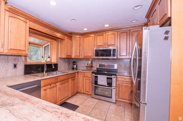4121 COLLEGE DR, Ogden, UT 84403