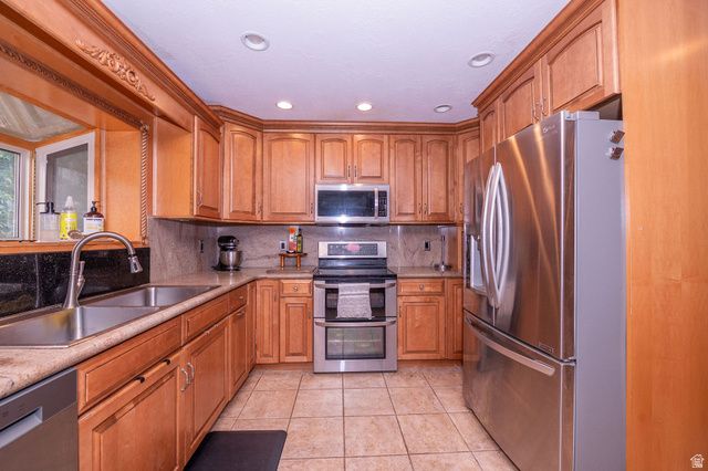 4121 COLLEGE DR, Ogden, UT 84403