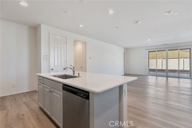 6135 W Avenue J9, Lancaster, CA 93536