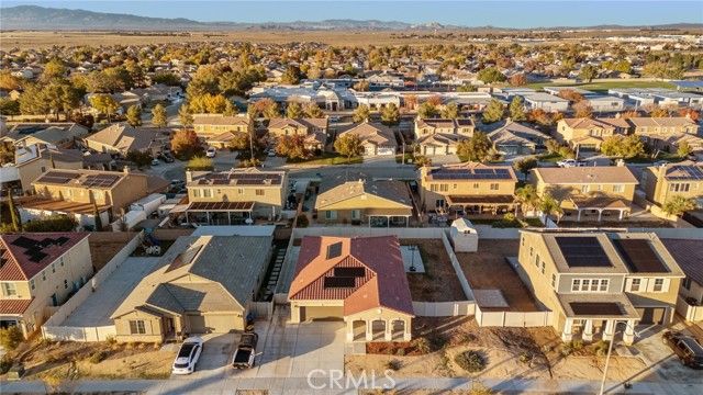 6135 W Avenue J9, Lancaster, CA 93536