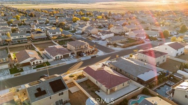 6135 W Avenue J9, Lancaster, CA 93536