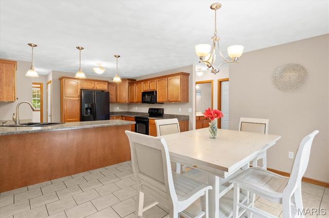 432 Meadowlark Lane, Belleville, IL 62220