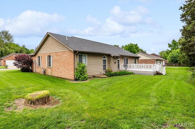 432 Meadowlark Lane, Belleville, IL 62220