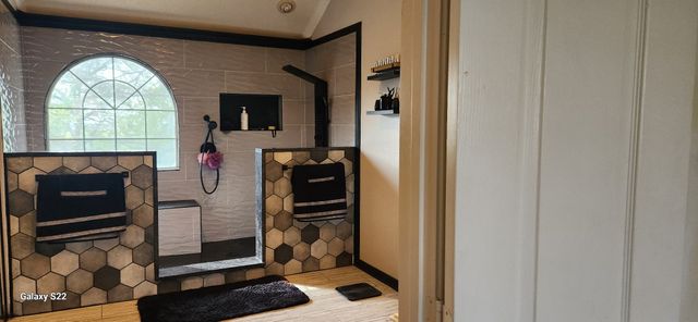 6319 Lake Bluff Drive, Dallas, TX 75249