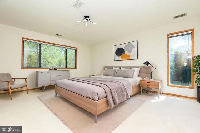 513 SPRINGVALE RD, Great Falls, VA 22066