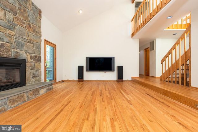 513 SPRINGVALE RD, Great Falls, VA 22066