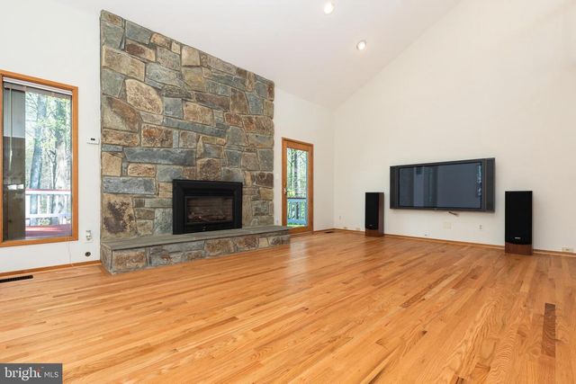 513 SPRINGVALE RD, Great Falls, VA 22066