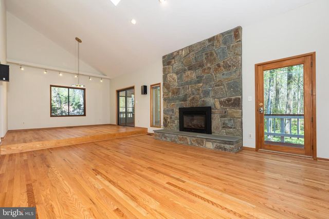 513 SPRINGVALE RD, Great Falls, VA 22066