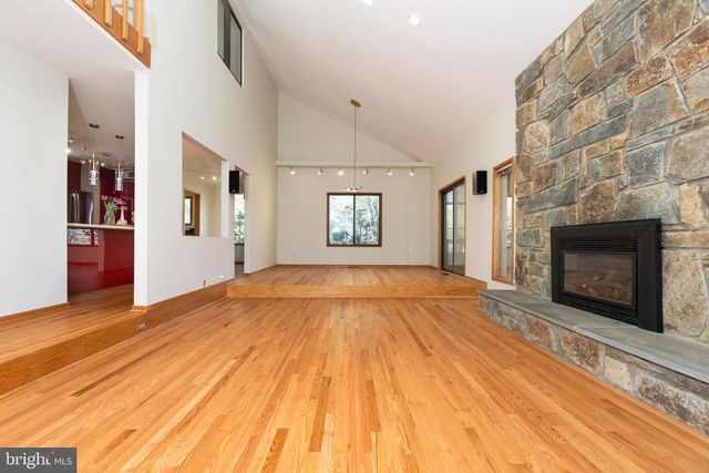 513 SPRINGVALE RD, Great Falls, VA 22066