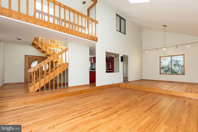 513 SPRINGVALE RD, Great Falls, VA 22066