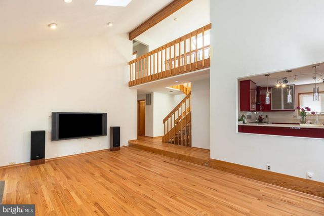 513 SPRINGVALE RD, Great Falls, VA 22066