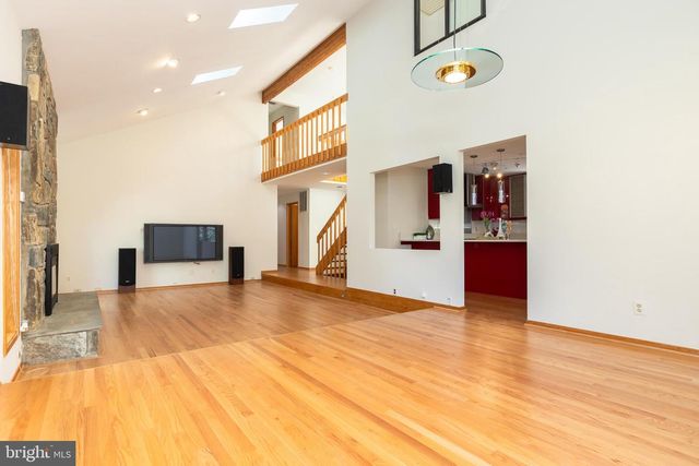 513 SPRINGVALE RD, Great Falls, VA 22066