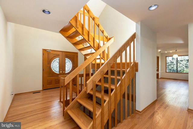 513 SPRINGVALE RD, Great Falls, VA 22066