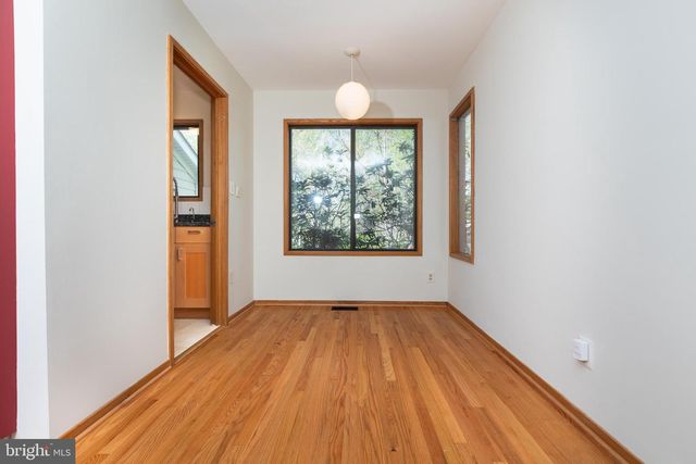 513 SPRINGVALE RD, Great Falls, VA 22066