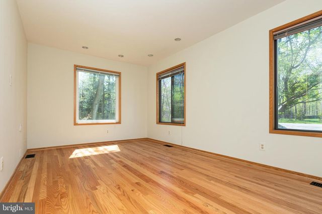 513 SPRINGVALE RD, Great Falls, VA 22066