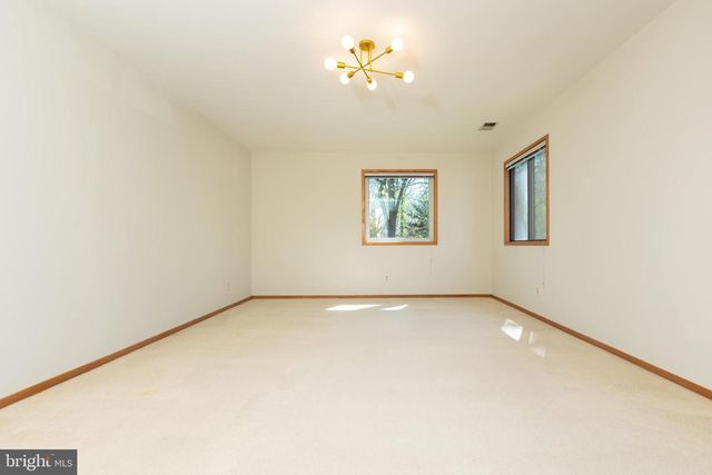 513 SPRINGVALE RD, Great Falls, VA 22066