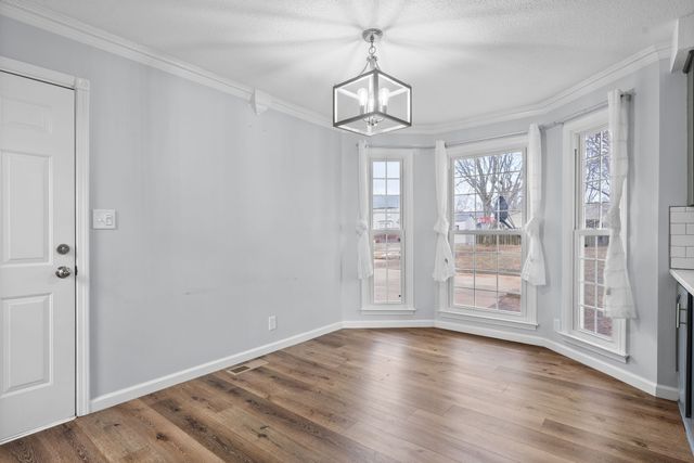 523 W Point Dr, Clarksville, TN 37043