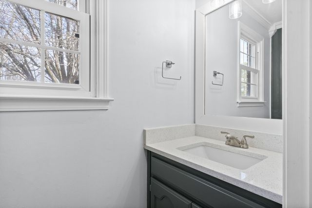 523 W Point Dr, Clarksville, TN 37043