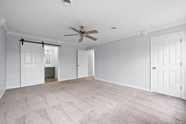 523 W Point Dr, Clarksville, TN 37043