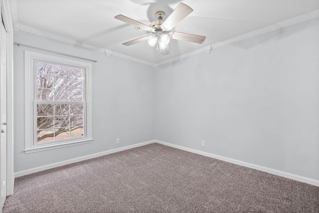 523 W Point Dr, Clarksville, TN 37043