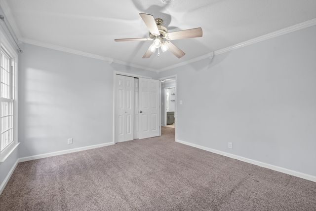 523 W Point Dr, Clarksville, TN 37043