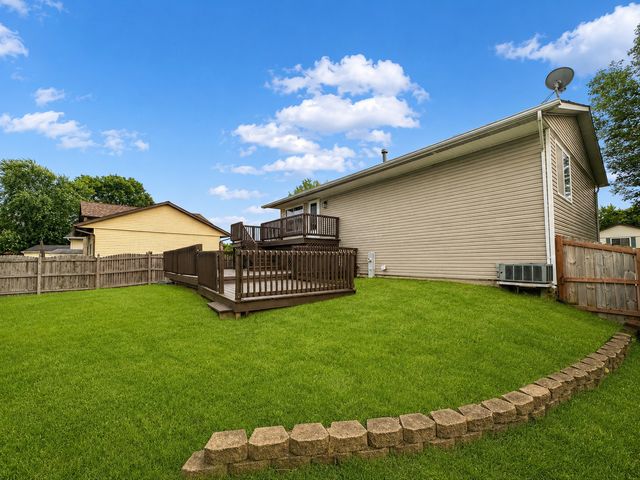 7624 W Juniper Court, Frankfort, IL 60423