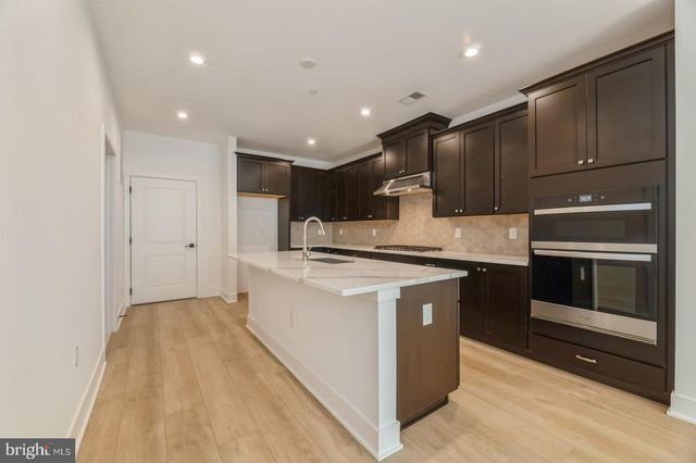2107 DONATELLO, Princeton, NJ 08540