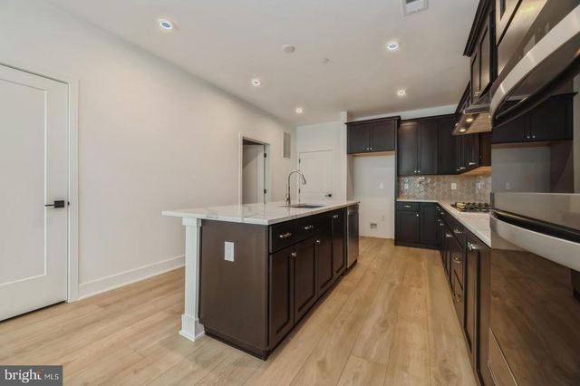 2107 DONATELLO, Princeton, NJ 08540