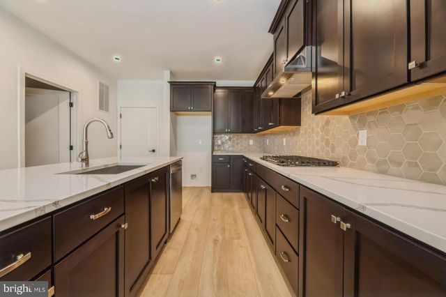 2107 DONATELLO, Princeton, NJ 08540
