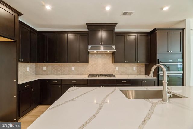 2107 DONATELLO, Princeton, NJ 08540