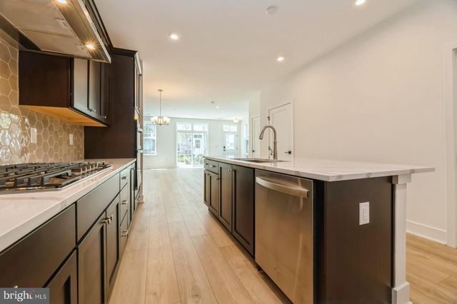 2107 DONATELLO, Princeton, NJ 08540