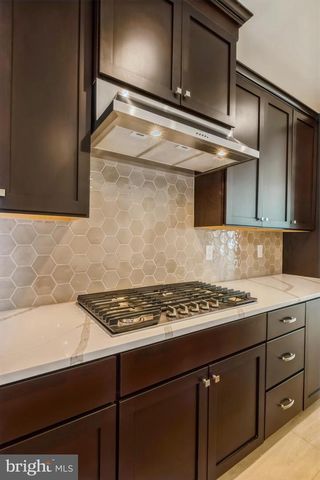 2107 DONATELLO, Princeton, NJ 08540