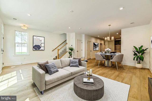 2107 DONATELLO, Princeton, NJ 08540