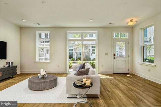 2107 DONATELLO, Princeton, NJ 08540