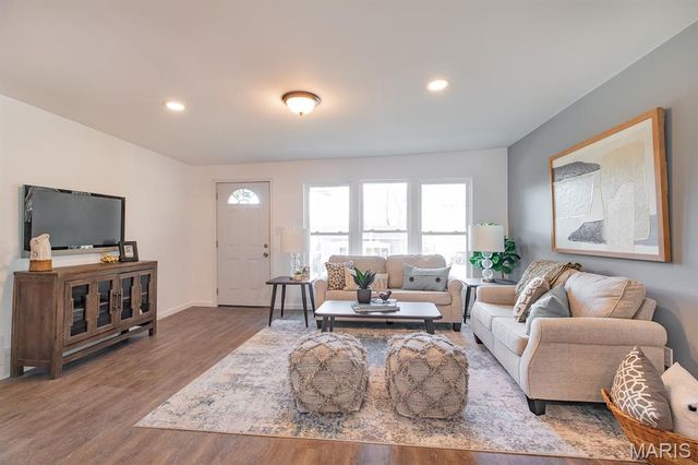 820 Highland Street, Edwardsville, IL 62025