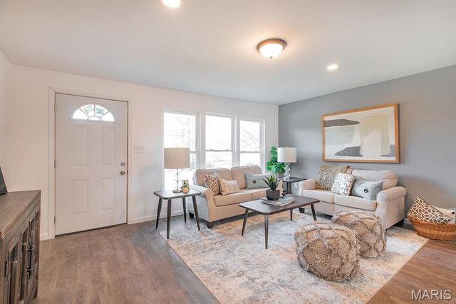 820 Highland Street, Edwardsville, IL 62025