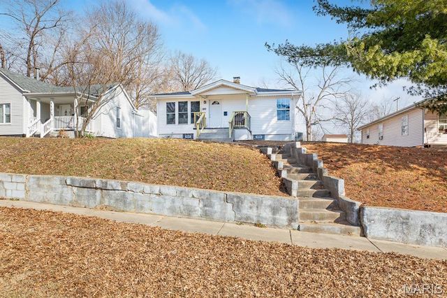 820 Highland Street, Edwardsville, IL 62025