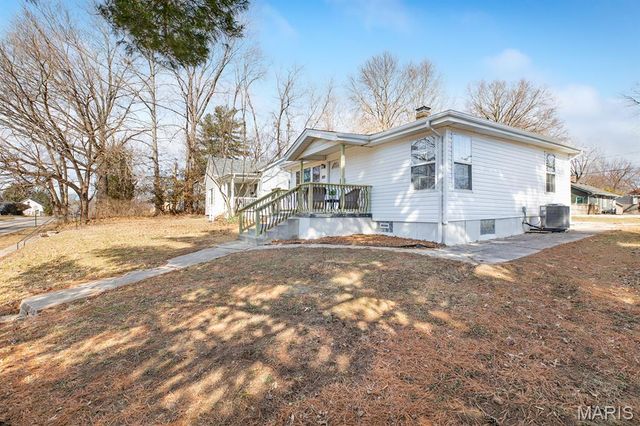 820 Highland Street, Edwardsville, IL 62025