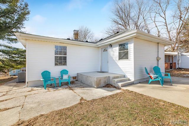 820 Highland Street, Edwardsville, IL 62025