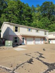 527 Ridge Avenue NE, New Philadelphia, OH 44663