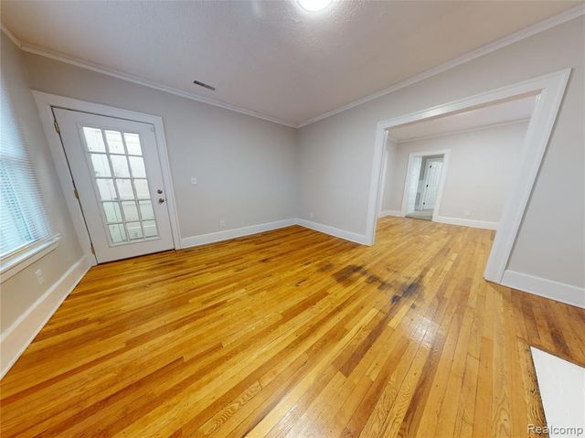 12061 Cloverlawn Street, Detroit, MI 48204