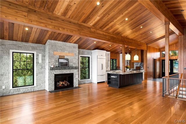 2010 West Lake Road, Skaneateles, NY 13152